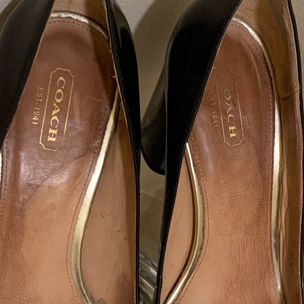Coach Pumps. - Picture 3 of 7